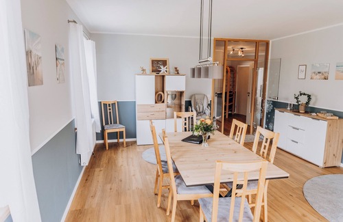 Dersau Apartment | Family-friendly semi-detached house by the lake, only 200m to the beach