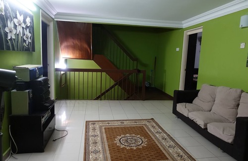 Taman Bangi House | Family-friendly semi detached 2.5 storey vacation home