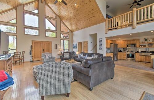 Torreon House | Family-Friendly Show Low Cabin with Deck and Game Room