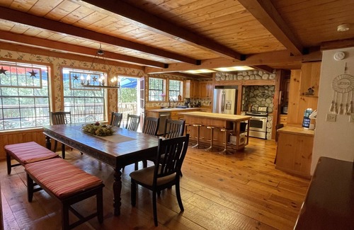 Julian Cabin | Family friendly, spacious and confortable Cabin with a wood Fireplace.
