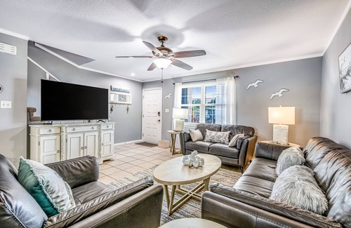 Miramar Beach House | Family-Friendly Townhome with Patio & Shared Pools - Walk Three Minutes to Beach
