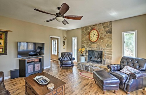 Alpine Lake House | Family-Friendly Terra Alta Home with Lake View!