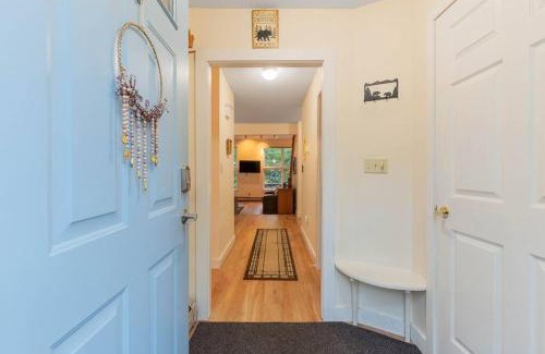 North Conway Apartment | Family-friendly townhouse in a great location!