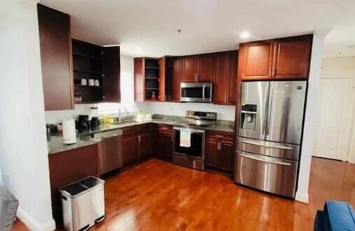 Fairmount Heights House | Family friendly-4Bedroom house, free 2 car driveway/street parking DC &VA acess.