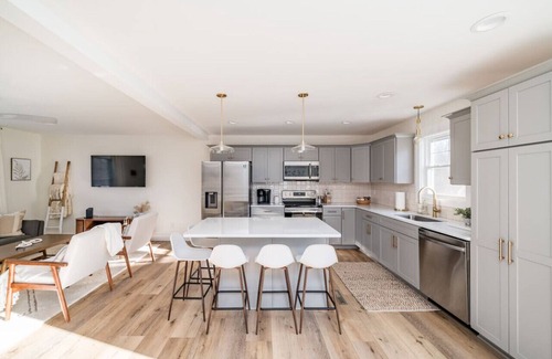 Madison Heights House | Family Friendly Getaway Near Downtown LYH