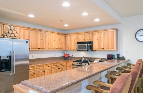 Mountain Village Condo | Family-Friendly 2-Bedroom Condo in Mountain Village With Pool View