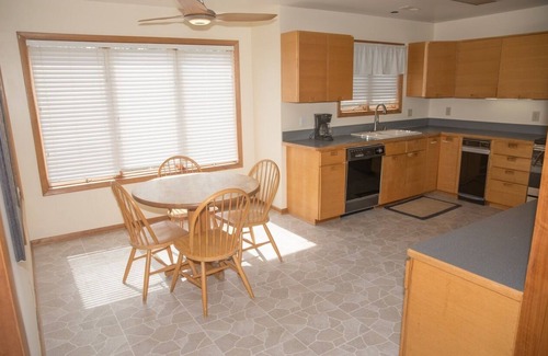 Virginia Beach House | Family friendly beach house, 5 min walk to Croatan Beach and bike to boardwalk