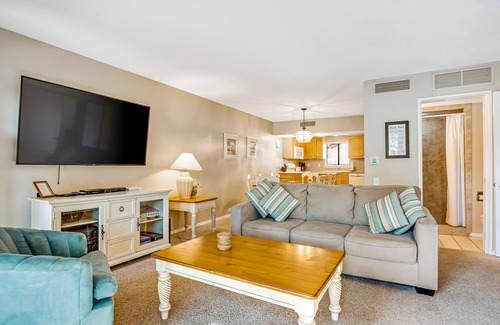 Palmetto Dunes Condo | Family-friendly villa w/golf course view and seasonally-heated complex pool
