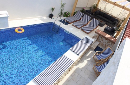 Slatine Villa | Family friendly villa next to the beach, close to Trogir and Split