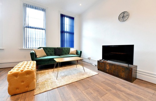 Fulham Apartment | Family-Friendly West Kensington Apartment (Zone 2)