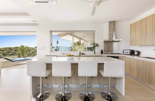 Moo 5 Villa | Family &Friends 3 En-suites Private Villa, Infinity Pool, Seaview, walk to beach