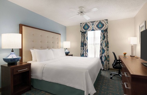 Villas Hotel | Family & Friends Getaway! 4 Comfortable Units, Close to CenturyLink Sports Complex!