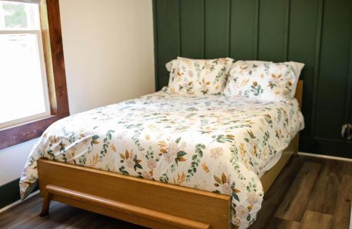 Sharpsburg House | Family Fun 3 Bedroom Home with Free Wifi