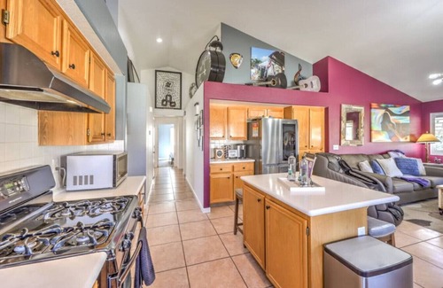 River Mountain House | Family Fun 4 Everyone! Pool Table, Hot Tub, Arcade