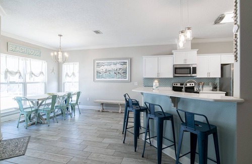 Ono Island House | Family Fun Awaits: The Sweet & Salty Coastal-Casual Haven with Inviting Pool!