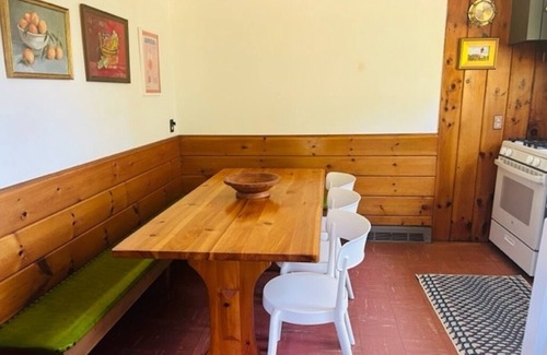 Dennis Port Cottage | Family Fun! Deeded beach access! Relax @Haigis Beach