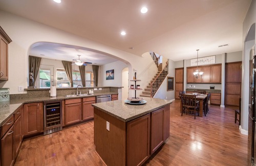 Vincenz House | FAMILY FUN EMPORIUM! Billiards, HEATED Pool, 2 Lofts! Sleeps 18 Adults