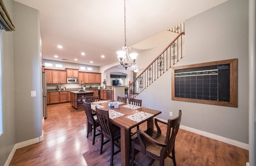 Vincenz House | FAMILY FUN EMPORIUM! Billiards, HEATED Pool, 2 Lofts! Sleeps 18 Adults