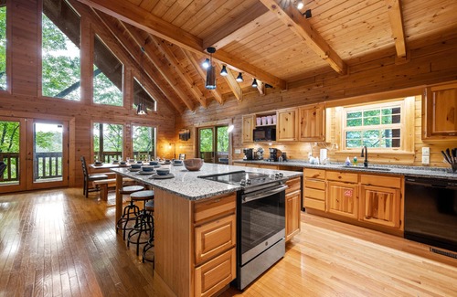 Gatlinburg - Pigeon Forge Cabin | Family Fun Escape: Pool, Outdoor Lounge, Chef's kitchen,Theater, Arcade,Dogs OK