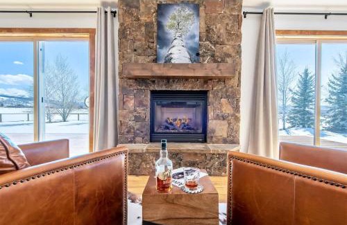 Victor House | Family Fun Fireplace & Huge Deck