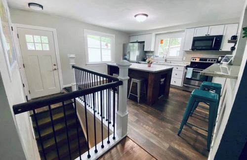 Appleton House | Family fun House - large fenced in backyard, Theater, Bean bag Lounge