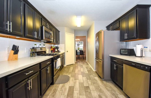 FM 1960 Apartment | Family Fun Houston Getaway w/Pool & Game Room