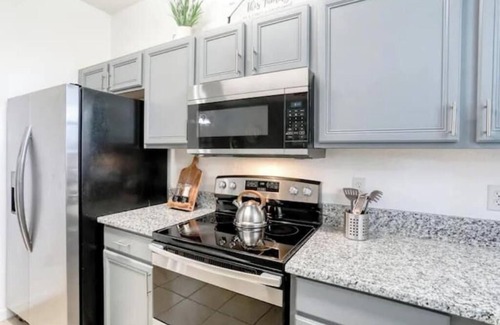 Regal Palms House | Family Fun Near Disney,4 bedroom Home w/wifi, Game Room & Pools.