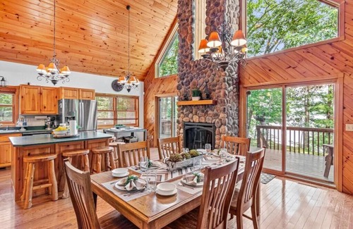 Spooner Cabin | Family fun on Big McKenzie Lake! Inquire for Summer 2025 availability!