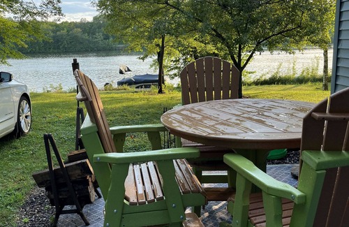 Cornell House | Family fun or private hide away on old Abe Lake!