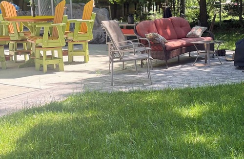 Cornell House | Family fun or private hide away on old Abe Lake!