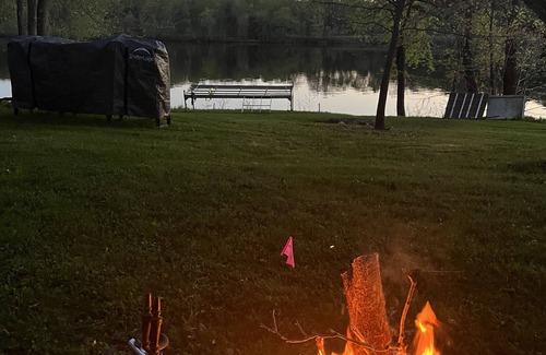 Cornell House | Family fun or private hide away on old Abe Lake!