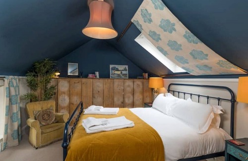 Newton St Loe Other | Family Gem in Bath, sleeps 18, stunning view