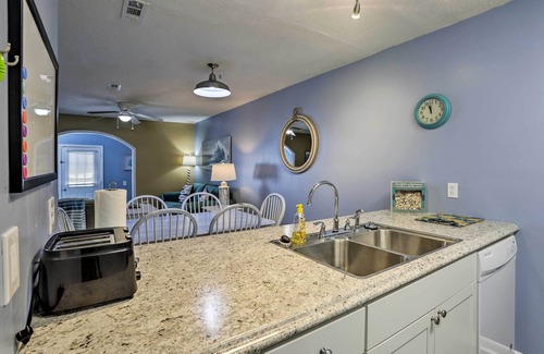Bel Air House | Family Getaway, 1 Block to Ocean - 2 BR + Bunks