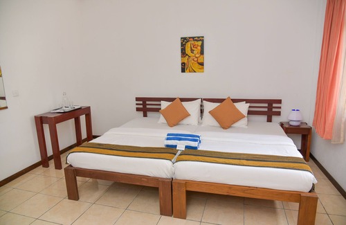 Himmafushi Bed & Breakfast | Family & Group Friendly! Maldives Beach Island BnB