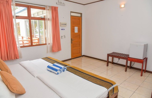 Himmafushi Bed & Breakfast | Family & Group Friendly! Maldives Beach Island BnB