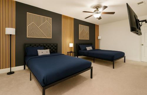 Glen Iris Apartment | Family Group Retreat 3 Queens Pool Table 2nd