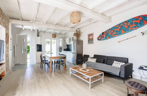 Le Grand-Village-Plage House | Family House at Grand-Village-Plage with 3 Bedrooms, Wi-Fi, and Washing Machine - 6 People