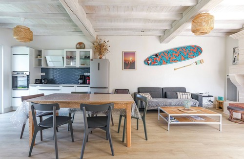 Le Grand-Village-Plage House | Family House at Grand-Village-Plage with 3 Bedrooms, Wi-Fi, and Washing Machine - 6 People