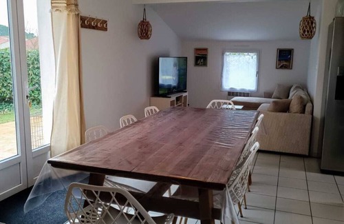 Saint-Vincent-sur-Jard House | Family home 600m from the beach (8 min walk)