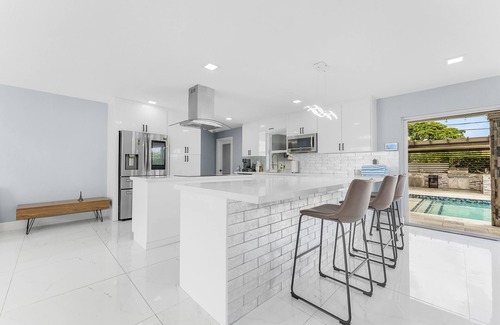 Pembroke Pines House | Family Haven, Modern heated Pool & Grill!