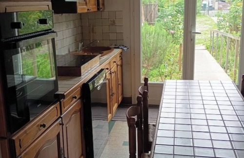 Nemours House | 🏡 Family haven with large enclosed garden - Whole house 3 bedrooms