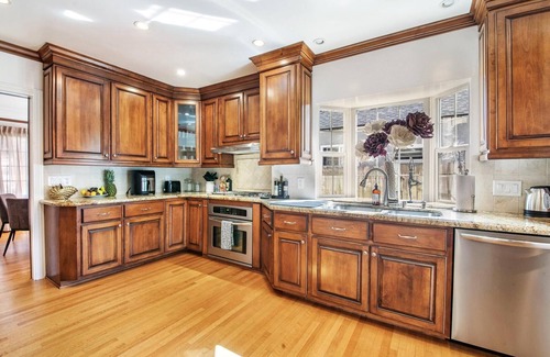 Madrona House | Family Hideaway Cozy Cottage. n7 mins to the beach, 25 to Disneyland, 15 SoFi