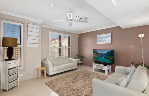 Long Jetty Apartment | Family Hideaway on Elsiemer