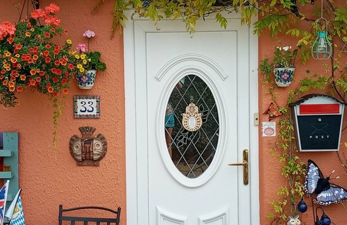 Tunstall House | Family home ideal for visiting the Midlands