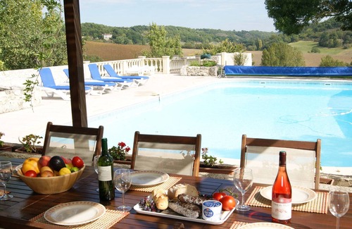 Montaigu-de-Quercy House | Family holiday home in rural France with large pool and far reaching views