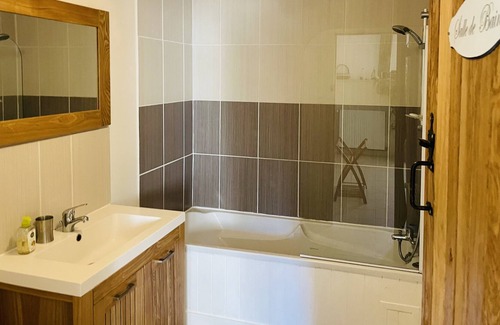 Nabinaud Cottage | Family Holiday Hamlet - Heated Pools, Golf, Tennis, Creche, 10 mins to beach!
