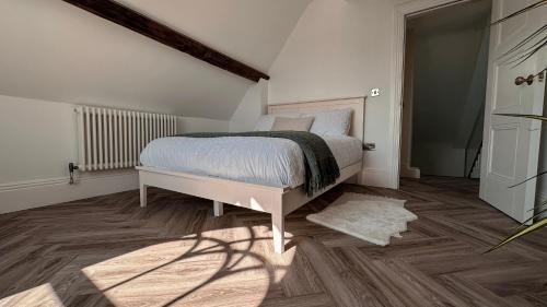 Llandudno House | Family Holiday Home by the Great Orme Tramway and Beach