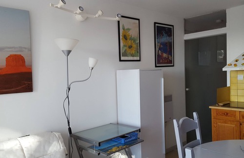 Agay Apartment | Family holidays at Agay 200 m from the sea and shops.
