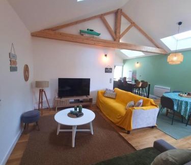 Tharon-Plage Apartment | Family home 3 bedrooms - sea 300 m - WiFi -