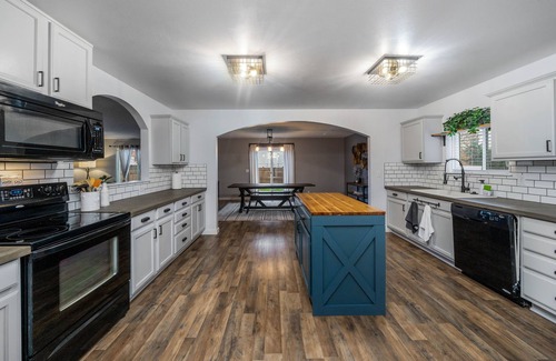 Spanaway House | Family Home close to JBLM/PLU/MT RAINIER